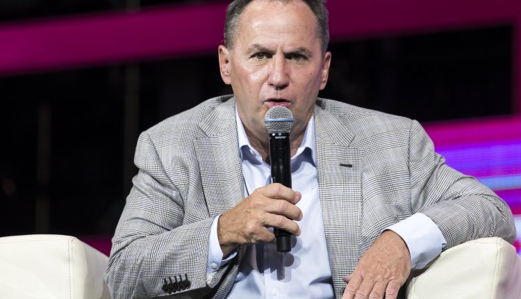 Third Point urges Intel to look for "strategic alternatives".

