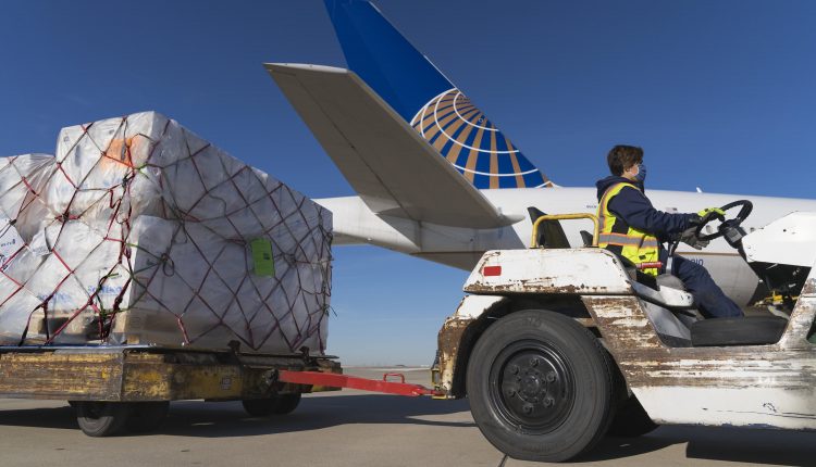 United Airlines flies Pfizer vaccine on US passenger flights

