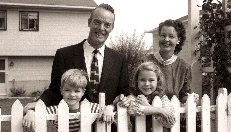 Newsletter: Debt, Division of Labor and Live Music - Real-Time Economics

