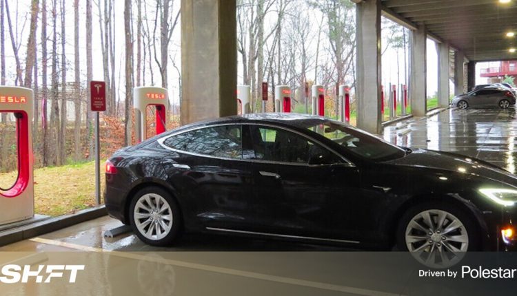 Georgia Introduces the US's First Electric Vehicle Charging “Solar Street”

