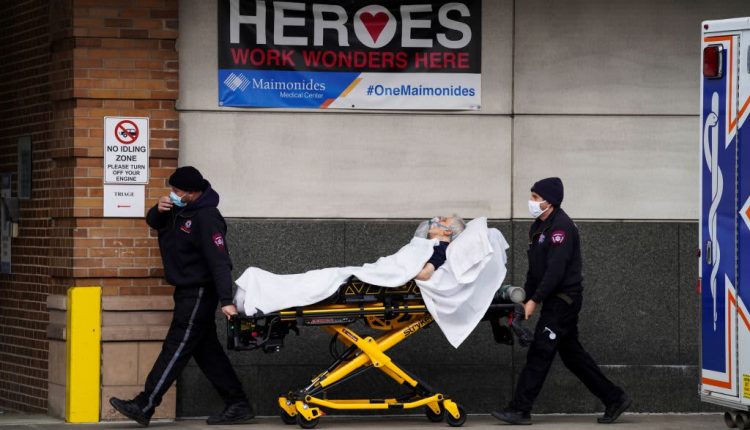 New York Governor Cuomo warns that the variant of Covid discovered in the UK could put hospitals under pressure and force shutdowns

