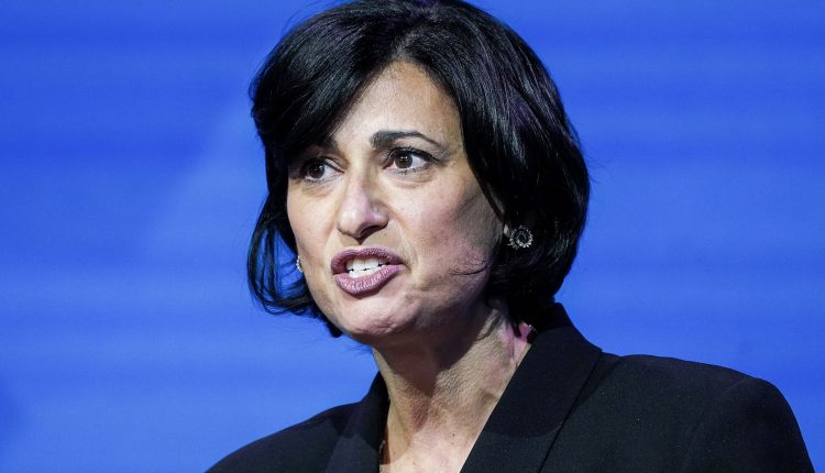 According to the CDC director, raising the mask requirements is a mistake

