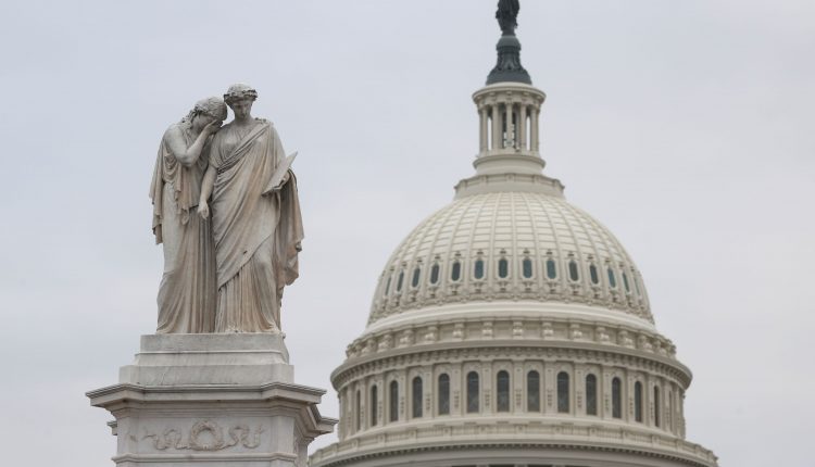 The deficit is projected to be $ 2.3 trillion in 2021, with no new incentive: CBO

