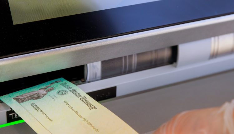 The House Democrats' plan does not change the income level for $ 1,400 stimulus checks

