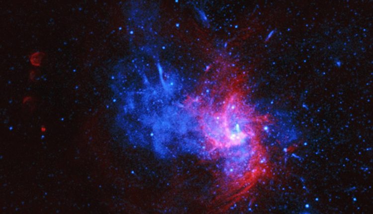 Rare remains of an explosion discovered in the center of the Milky Way - Watts with it?


