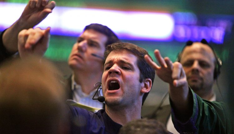 Government bond yields start the week higher

