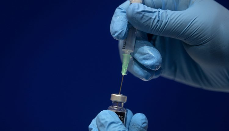 Diagrams show how Pfizer's vaccine works

