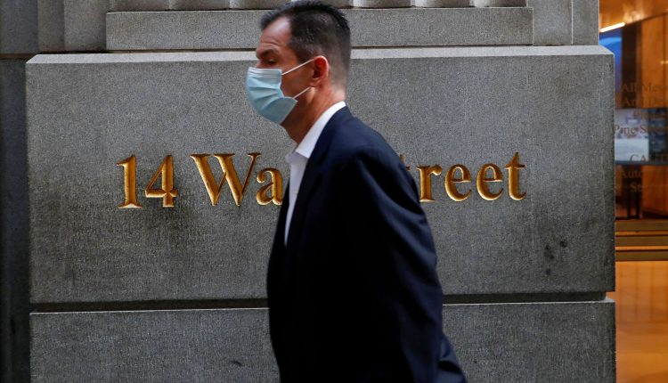 Stock futures rose slightly after Dow's turnaround on Thursday

