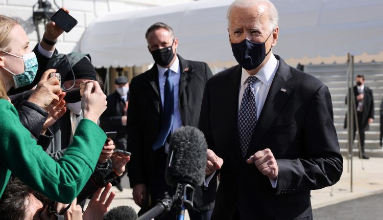 Biden urges Congress to pass a law on hate crimes for violence against Asian Americans

