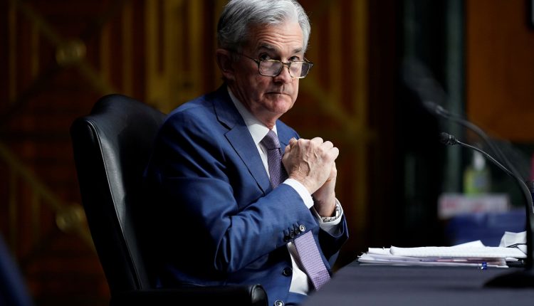 The Fed could come under fire for a simple policy while the economy rises and inflation rises

