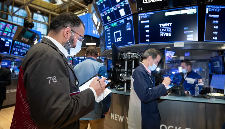 Government bond yields were mixed after strong GDP data

