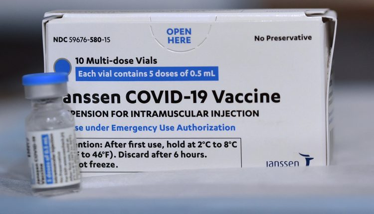 The FDA recommends stopping the J&J Covid vaccine after 6 women develop blood clotting problems and 1 are killed

