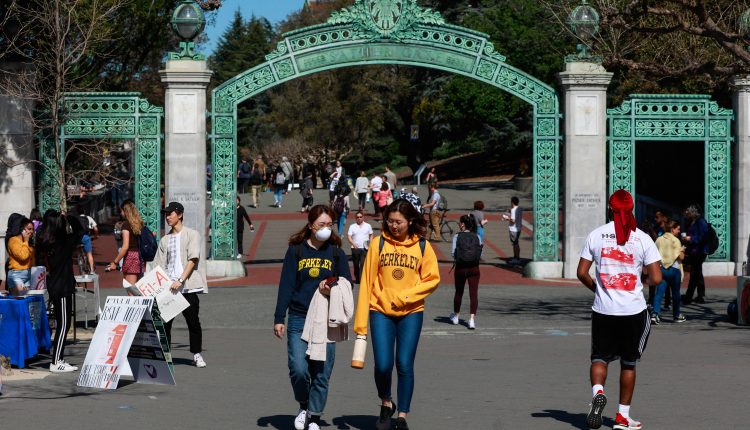 Cal State and UC in California are calling for Covid vaccinations for the fall semester

