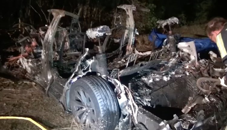 Horror Autopilot Tesla Crash kills two, 30,000 gallons of water before firefighters gave up - watts with that?

