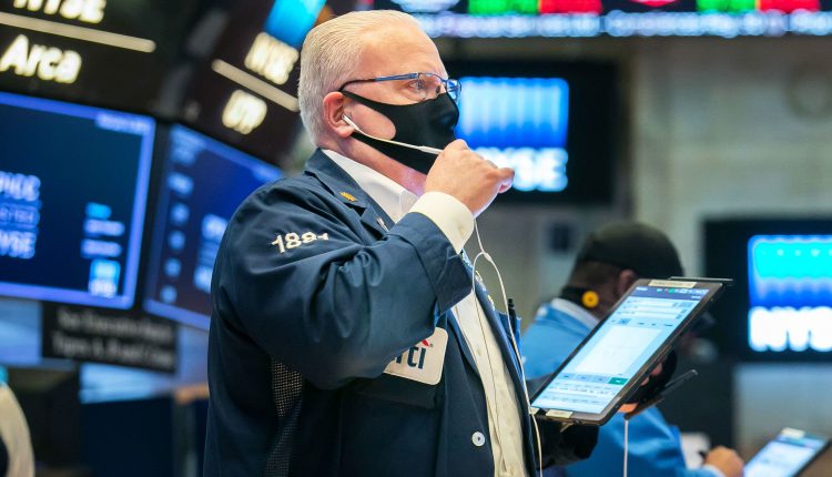 Government bond yields were mixed ahead of the weekly unemployment claims data

