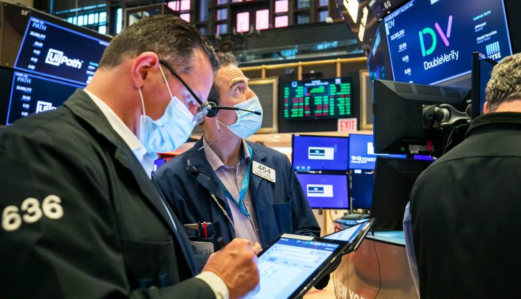 Dow recovers 500 points from worst day since January, S&P 500 and Nasdaq both rise 1.5%

