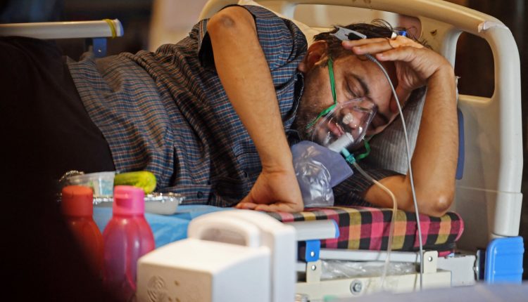 The WHO classifies the three-fold mutated Covid variant from India as a global health risk

