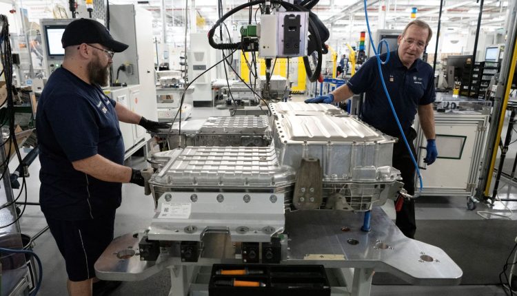 Payrolls and wages beat expectations and fly on Fed rate hikes

