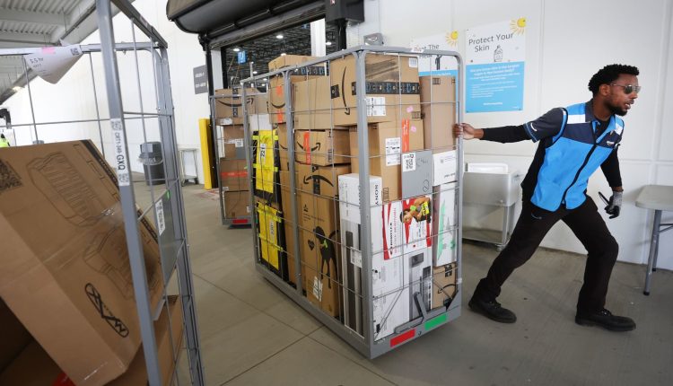 Amazon has lost half its value in 2022 as tech stocks collapsed

