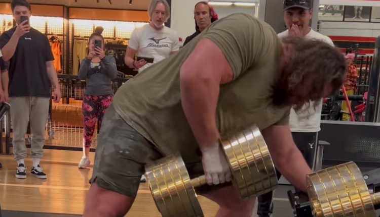 Martin's Licis Rows 150 kilograms (330 pounds) Gold's Gym Golden Dumbbell for five reps

