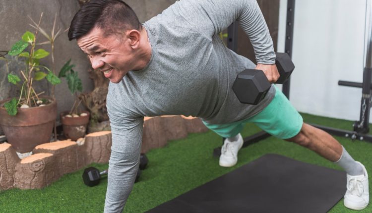 How to Do the Renegade Row for Conditioning and Core Strength