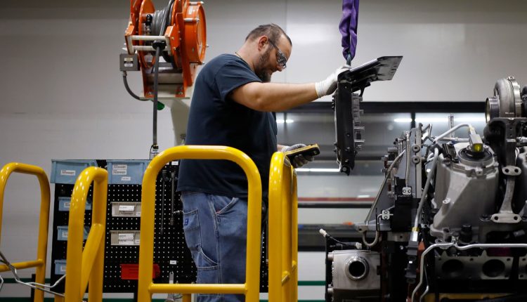 US GDP rose 2.9% in the fourth quarter, more than expected, despite recession fears

