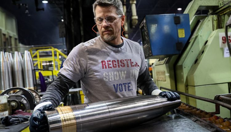 The number of employees increased by 311,000, more than expected

