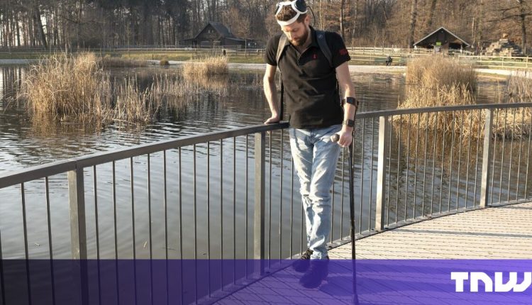 "Digital bridge" between brain and spine enables paralyzed man to walk again

