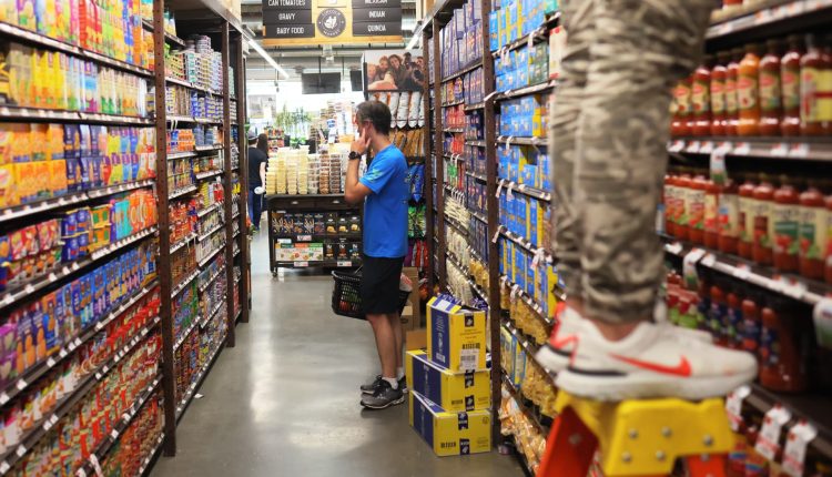 Inflation rose at an annual rate of 4% in May, the lowest level in two years

