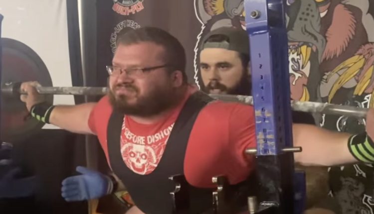 Zac Meyers (140 kg) achieves a breathtaking world record total of 1,077.4 kilograms (2,375.4 pounds)

