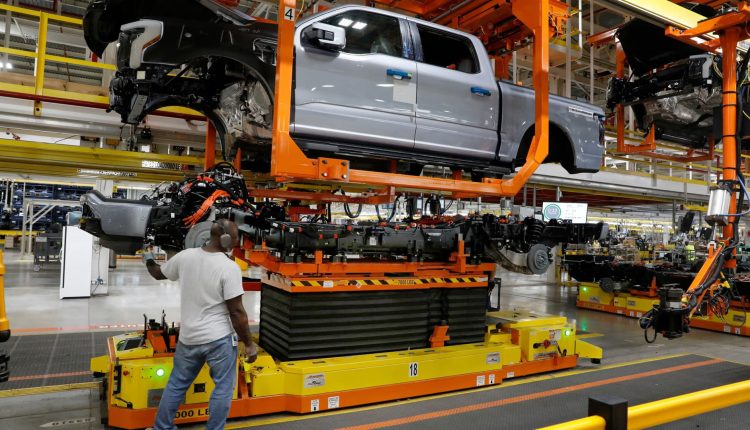 Economy grew at a 2.4% pace in the second quarter, beating estimate