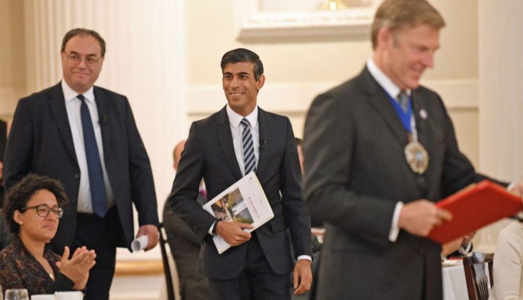 Rising UK prices put government and central bank on collision course

