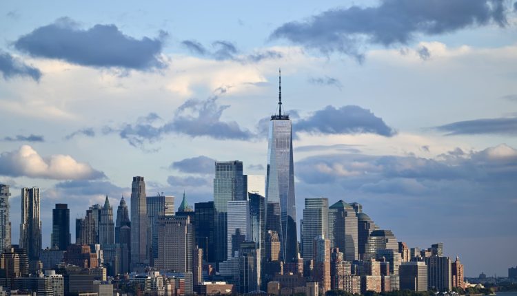Manhattan rents fall for first time in over two years