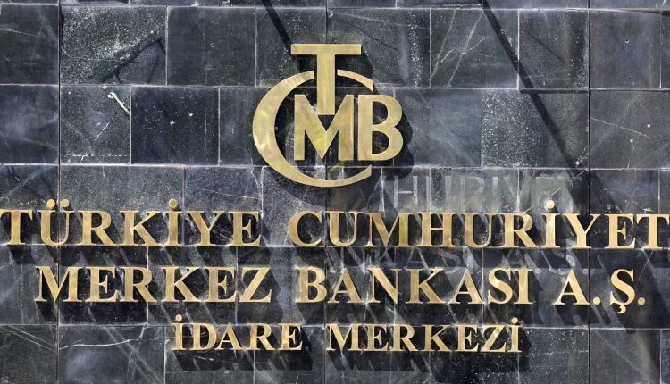 Turkey opts for new tightening strategy after signaling pause to hikes