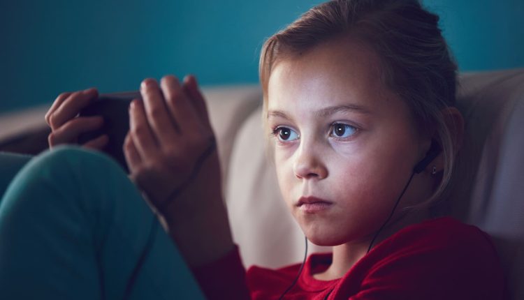 A smartphone-free childhood? A global movement is growing

