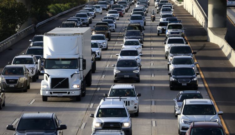 10-to-4 is the new 9-to-5, traffic data shows

