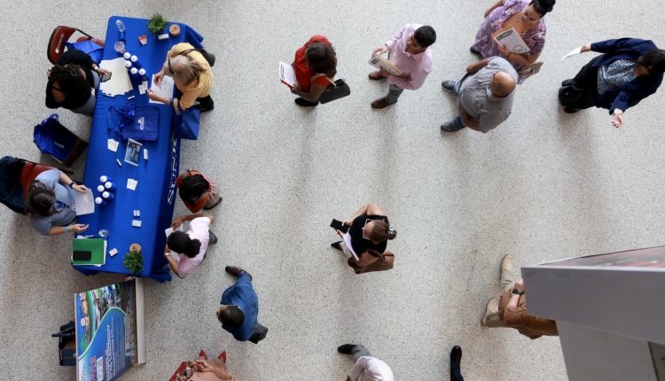 Labor Department: Non-farm employment growth revised downward by 818,000

