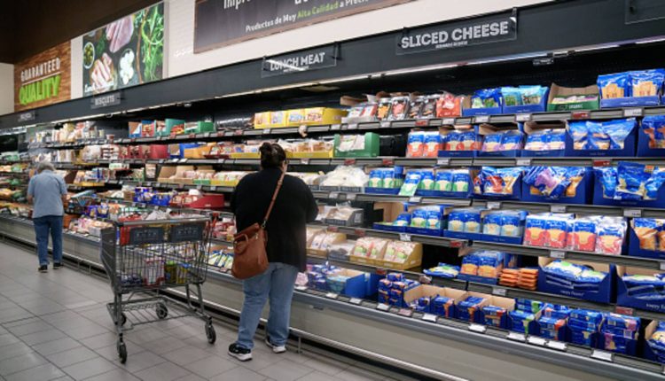 Strategist: Recession in the US is imminent and “a few interest rate cuts” will not prevent it

