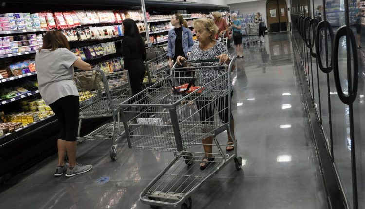 Consumer confidence fell sharply in three years in September

