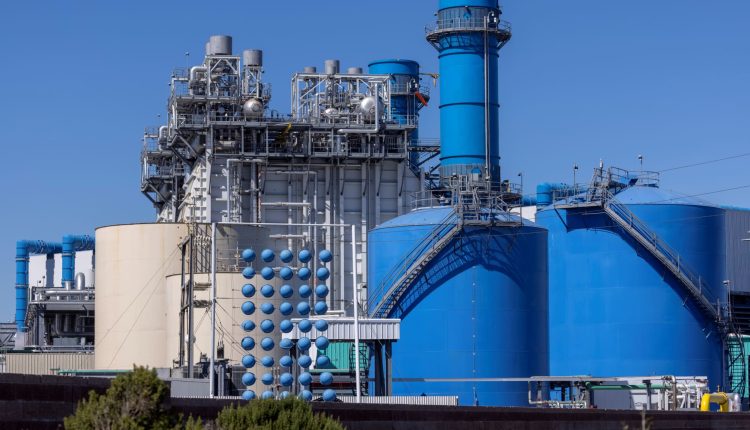 Natural gas rises 20% on expectations that January will be colder than usual on the East Coast

