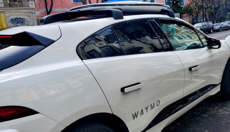 Waymo dominierte im Jahr 2024 den US-Robotaxi-Markt, aber Tesla und Zoox stehen vor der Tür
