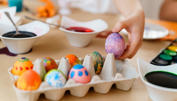 Egg prices threaten the sale of Easter dye kit

