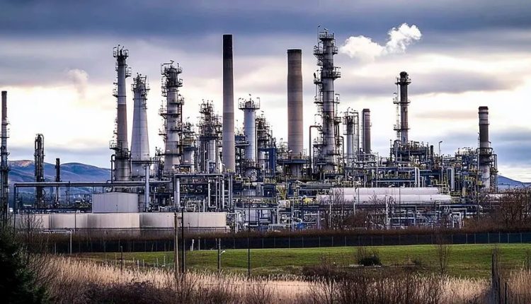 Scotland's last oil refinerie to close -the lie for Miliband's net -job claims -is one thing?

