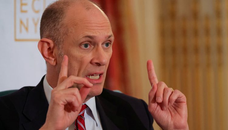 Trump tariffs could lead to the economic break -in of summer: Chicago Fed President

