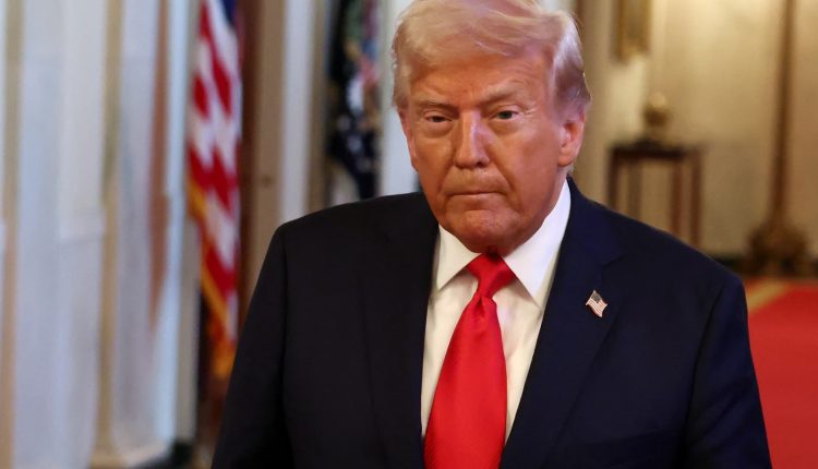 Trump's approval rate for the economy at the lowest presidential career

