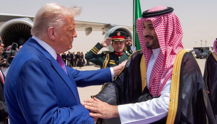 Trump and Saudi crown prince ate in friendship

