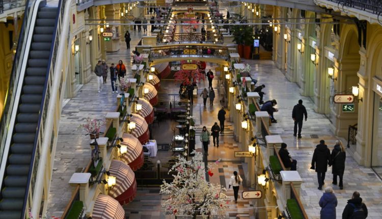 Russia is lowering the sky -high interest rates for the first time in 2022

