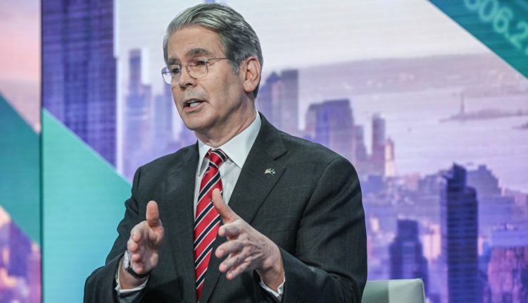 Besser tried to dissuade Trump from shooting Powell: WSJ

