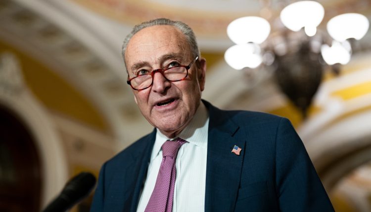 The Democrats are based in health care as a threat to the government's closure

