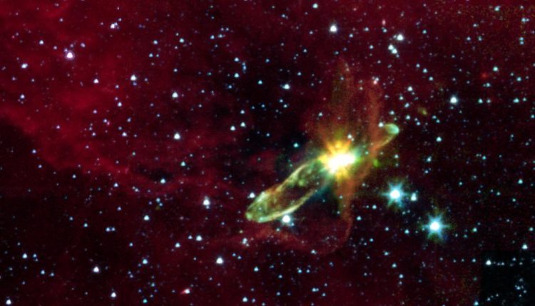 The pInfrared images from instruments at Kitt Peak National Observatory (left) and NASA's Spitzer Space Telescope document the outburst of HOPS 383, a young protostar in the Orion star-formation complex. rotostar in Herbig-Haro 46/47.